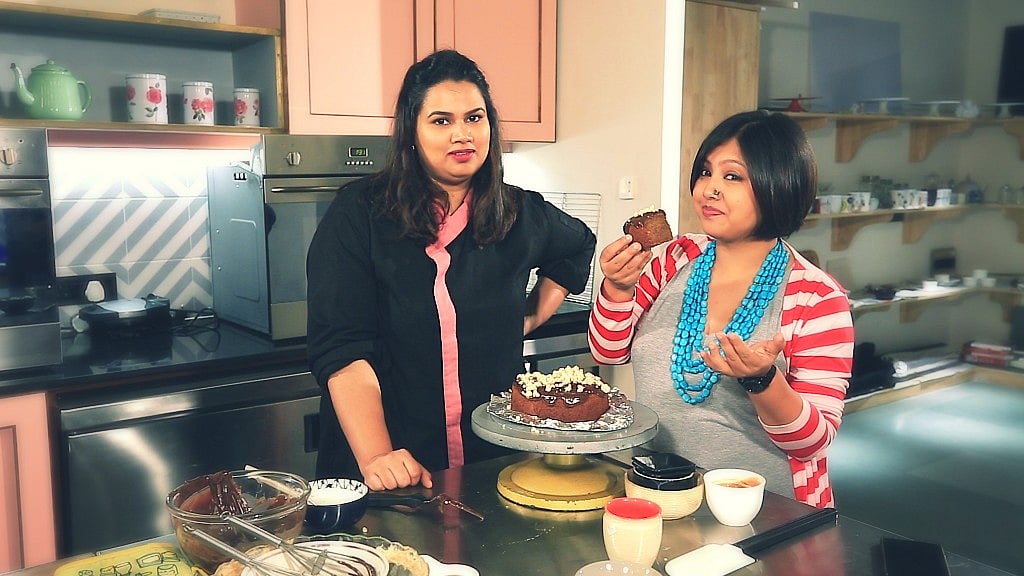 Pooja Dhingra treats <b>The Quint </b>with her new experimental cake, the chai cake. 