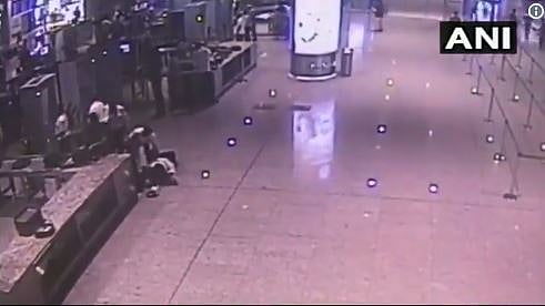 A screengrab from the video shows the CISF officer saving the passenger who suffered cardiac arrest.&nbsp;