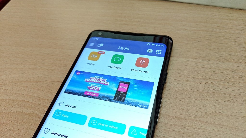 Reliance Jio is giving free data to some of its users. 