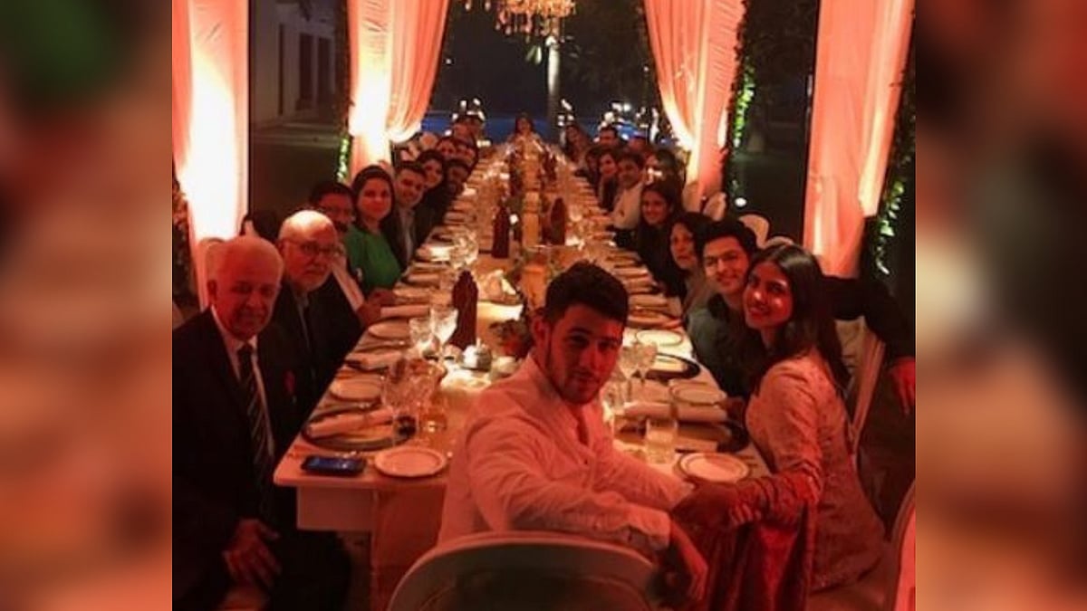 Sharing the picture, Priyanka wrote: “Happy thanksgiving.. family.. forever..”.