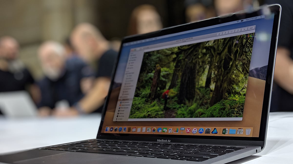 The new MacBook Air carries design elements from the MacBook Pro. 