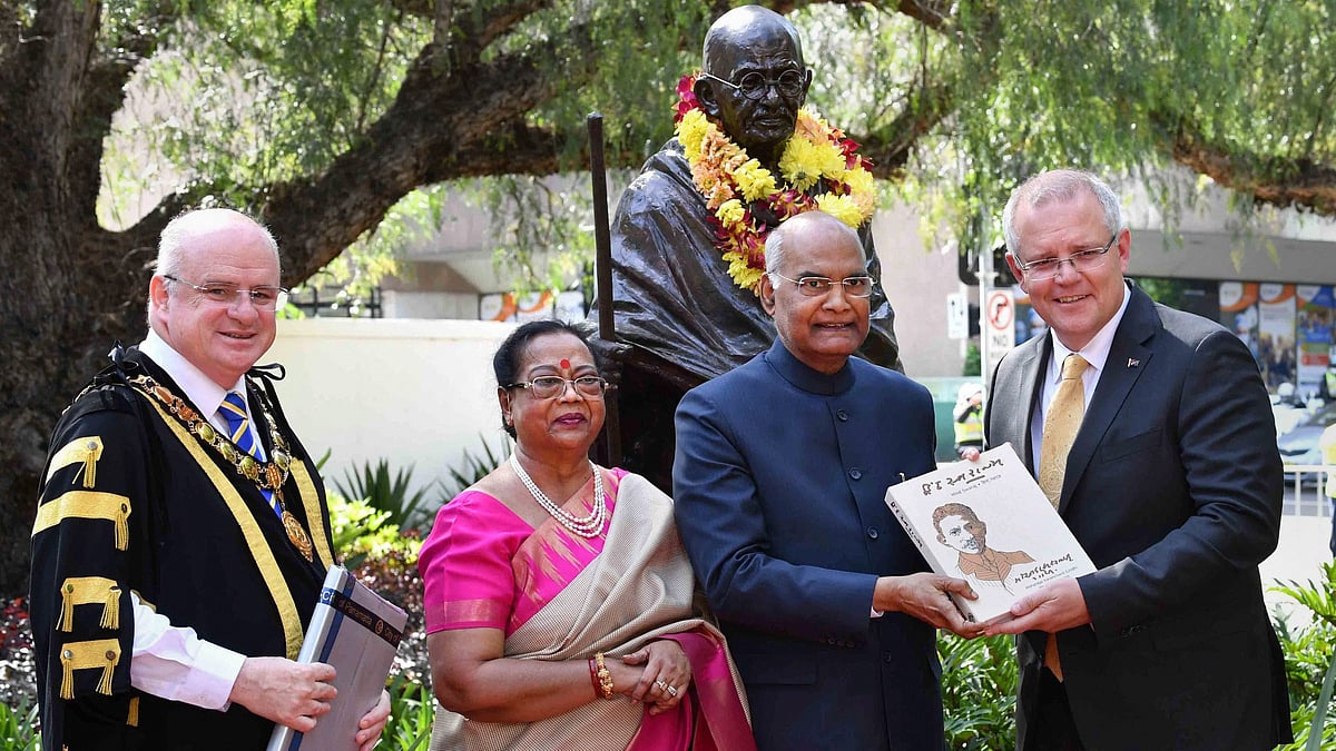 President Ram Nath Kovind (second from right), First Lady Savita Kovind, Parramatta Mayor Andrew Wilson, and Australian Prime Minister Scott Morrison (right) during the unveiling of the Mahatma Gandhi statue at Jublie Park in Sydney.