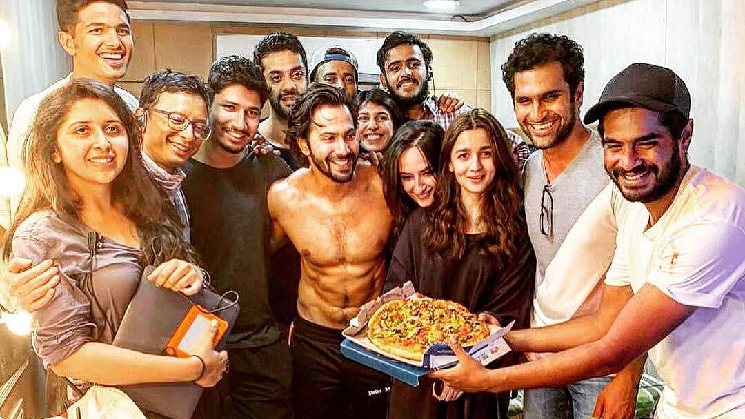  Alia Bhatt and Varun Dhawan with the <i>Kalank</i> team<i>.</i>