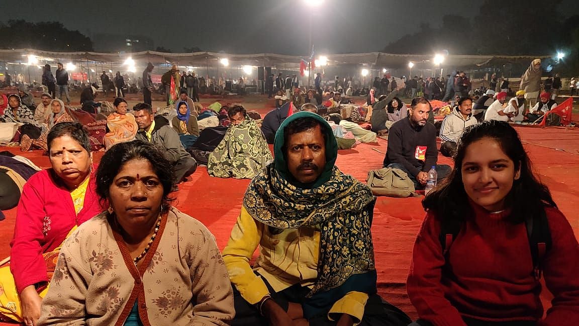 Farmers from five locations marched towards the Ramlila ground in the heart of Delhi on Thursday, 29 November.&nbsp;