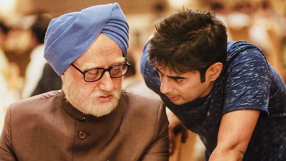 Anupam Kher and director Vijay Gutte on the sets on <i>The Accidental Prime Minister</i>.