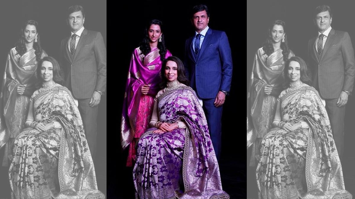 Anisha Padukone, Deepika’s younger sister posted a family picture of the Padukones from one of the wedding festivities. 