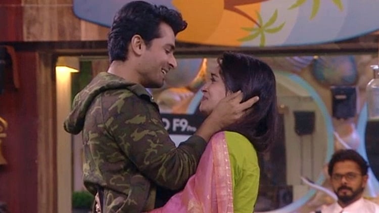 Things get emotional in the Bigg Boss house! 