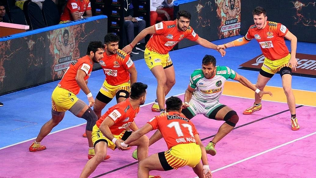 Gujarat Fortunegiants beat defending champions Patna Pirates 37-29.