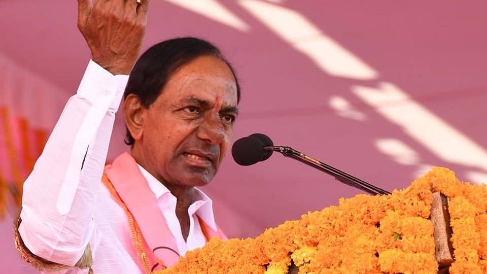 Stating that the country needed a ‘BJP-mukt (free) and Congress-mukt (free) India’, KCR declared that he would play a crucial role in national politics.