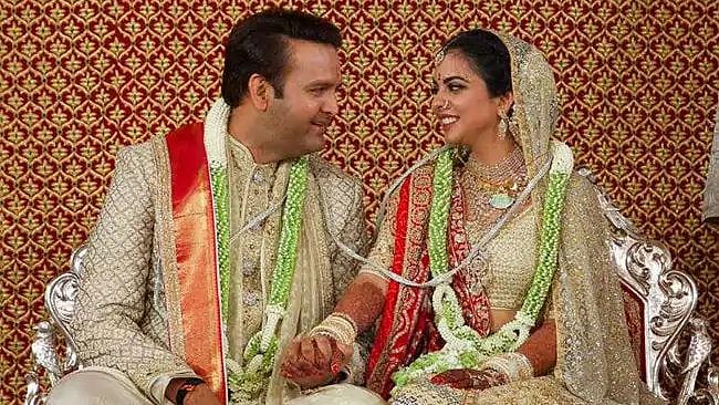 Isha Ambani and Anand Piramal tie the knot.