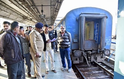 Ahmedabad: Police carry out investigations after a former BJP MLA, Jayanthi Bhanushali, was shot dead by some unknown persons while he was travelling from Bhuj to Ahmedabad in the Sayaji Nagari Express, in Ahmedabad on Jan 8, 2019. Bhanushali was elected an MLA from Abdasa in Kutch district in 2007. (Photo: IANS)