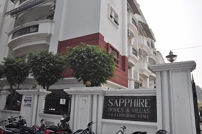 Lucknow: The residence of woman IAS officer B. Chandrakala, where Central Bureau of Investigation (CBI) carried out searches  in connection with its investigation into a case of illegal sand mining, in Lucknow on Jan 5, 2019. According to sources, the role of former Chief Minister Akhilesh Yadav, who held the portfolio of mining, will also be probed. (Photo: IANS)