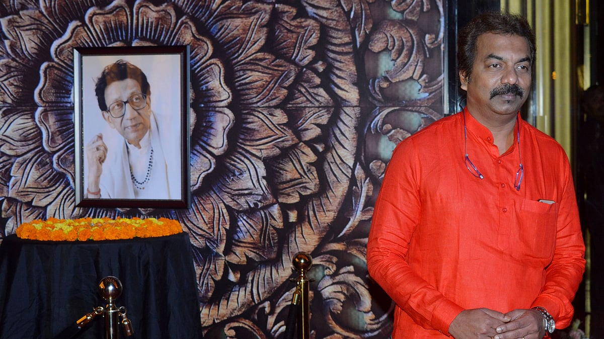 The video also shows producer of the film, Shiv Sena leader Sanjay Raut, purportedly persuading Panse to stay back, but the latter refused to budge.