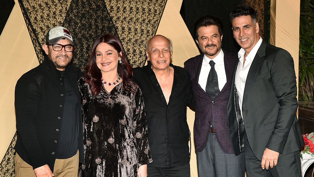 Aamir, Pooja, Mahesh, Anil and Akshay at the wedding.