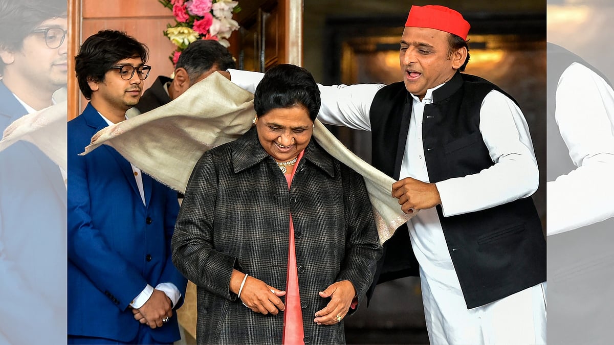 Akash (left, in blue) is the son of Mayawati’s brother, Anand Kumar.