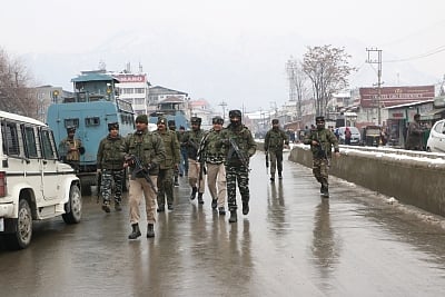 <div class="paragraphs"><p>The injured cops were immediately rushed to a nearby hospital while the area was cordoned off.</p></div>
