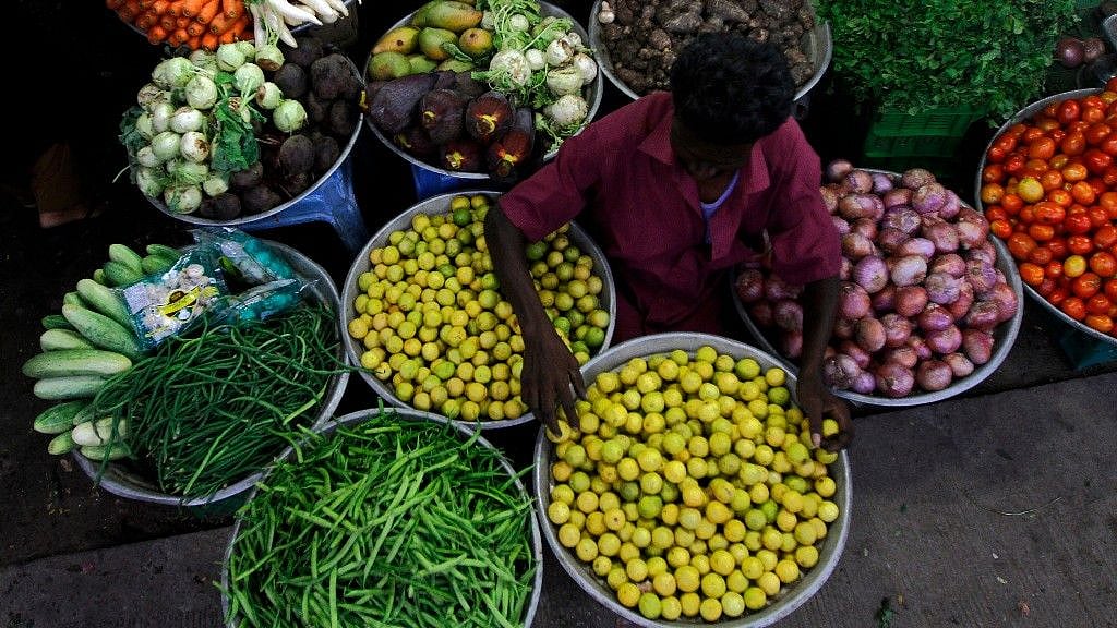 Retail inflation in India dropped further in January on falling food and fuel prices. 