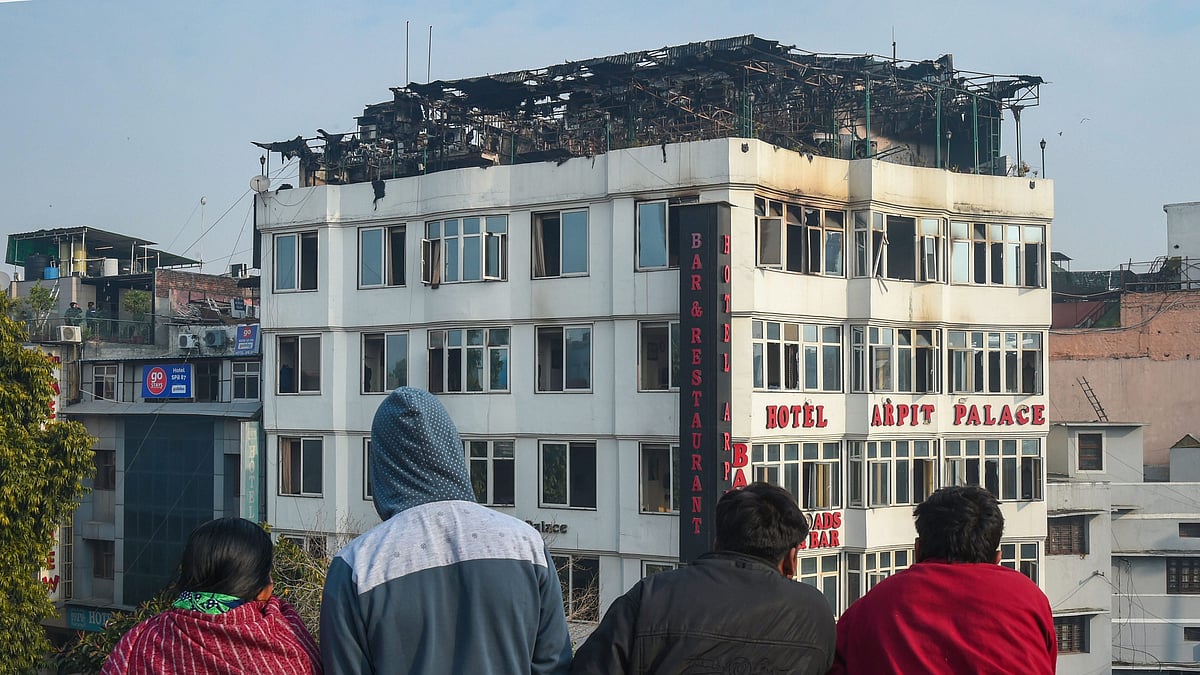 A massive fire broke out in New Delhi at Karol Bagh’s Hotel Arpit Palace on Tuesday, 12 February. 