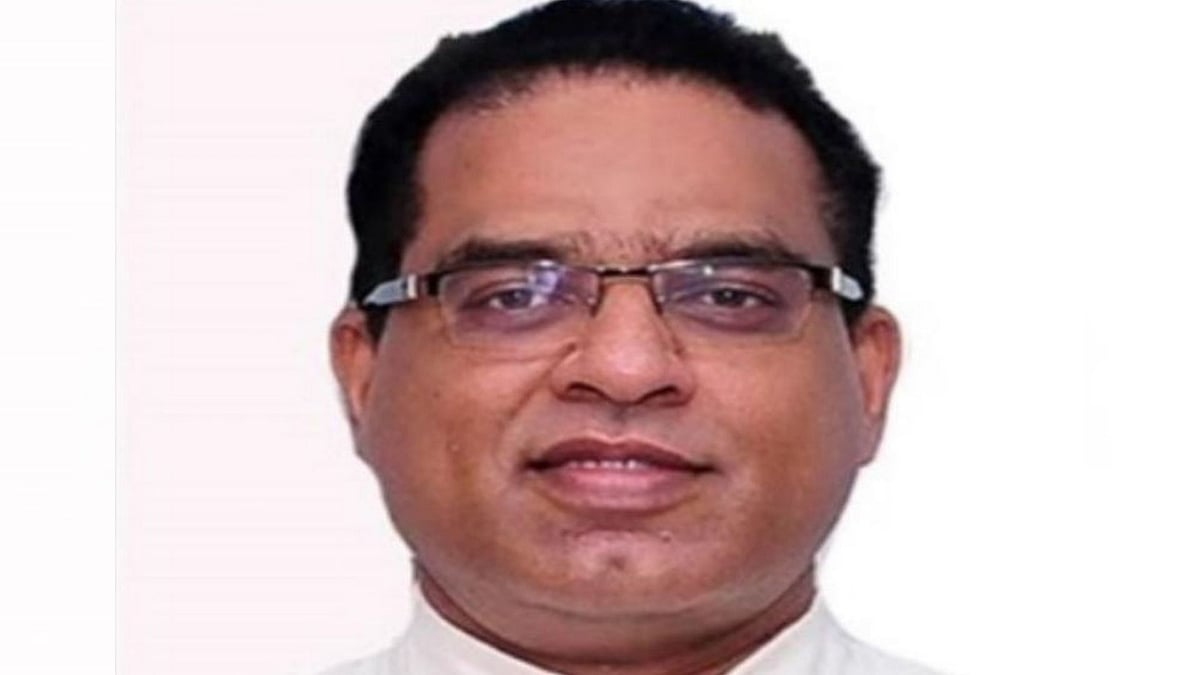 (Photo: <a href="https://www.thenewsminute.com/article/kerala-priest-fr-robin-found-guilty-raping-and-impregnating-16-yr-old-girl-96819">The News Minute</a>)