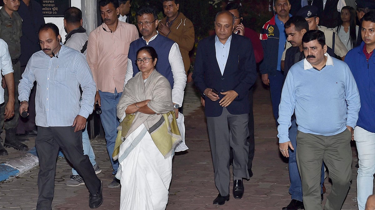 SC postponed to Tuesday the hearing of a CBI plea against Kolkata Police Commissioner Rajeev Kumar