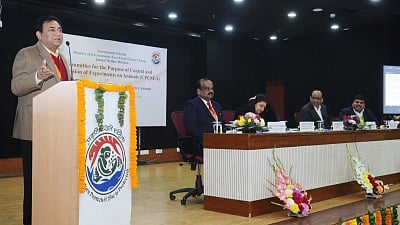 Anil Kumar Jain (L). (Photo: IANS/PIB)