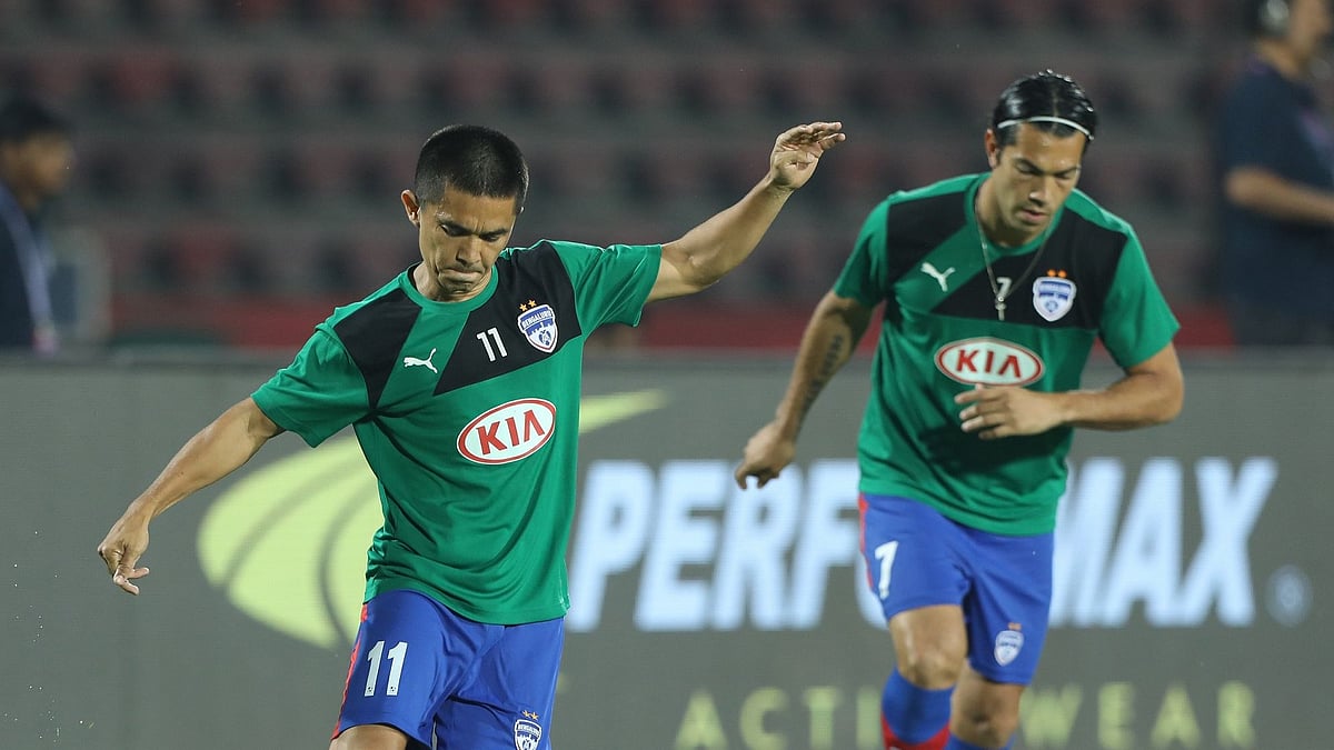 Sunil Chhetri and Nicolás Ladislao Fedor of Bengaluru FC look forward to dominate the field against NorthEast United FC.