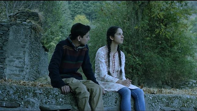 A still from the song <i>Chol Homa Roshay.</i>