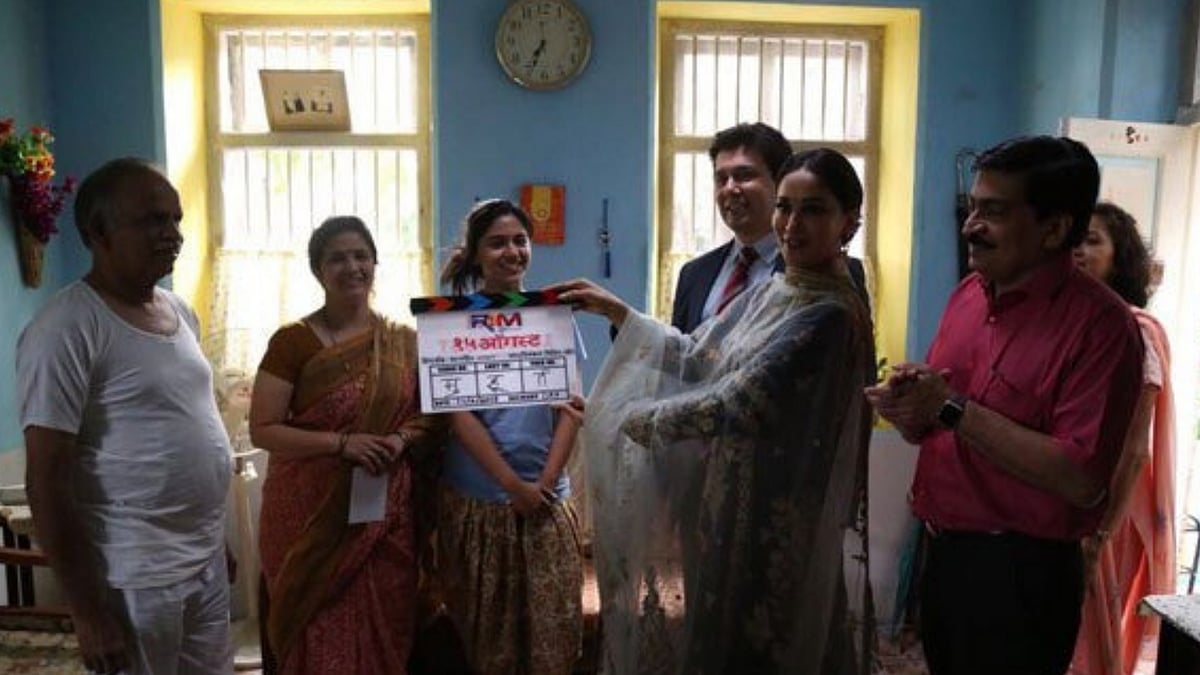 Madhuri Dixit on the sets of her Netflix production <i>15 August</i>.