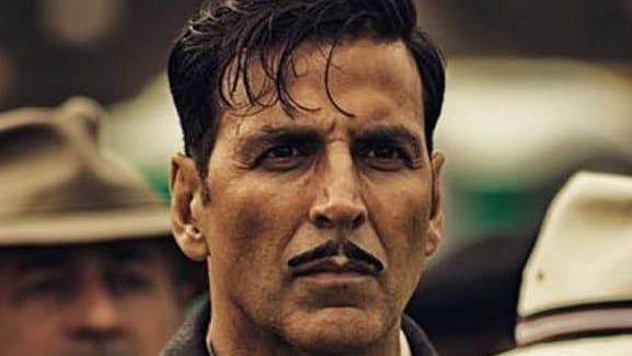 Akshay Kumar revealed that his father had been battling cancer during the time the former was shooting for ‘Waqt’.
