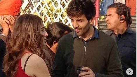 Sara Ali Khan and Kartik Aaryan on the sets of <i>Love Aaj Kal 2</i>