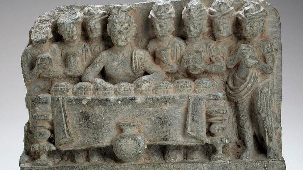 Techno-marvels, such as flying war chariots and animated beings, also appear in Hindu epics.