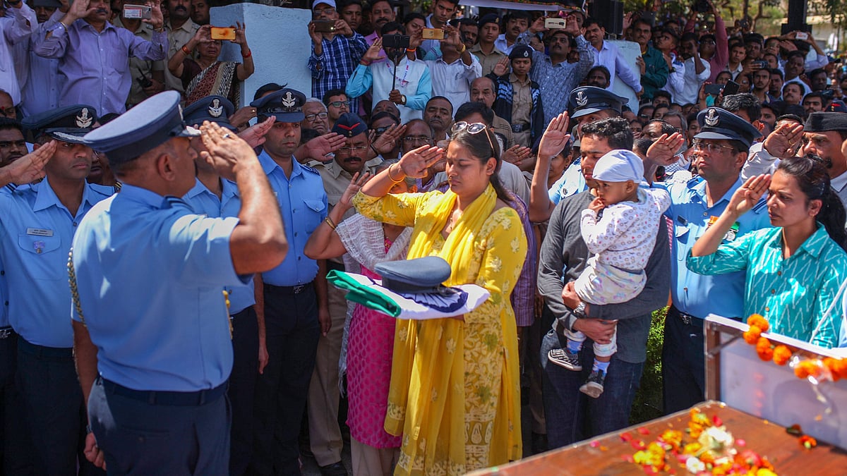 Vijeta Mandavgane said that instead of having a war of words on social media, people should join the armed forces if they truly want to serve the nation.