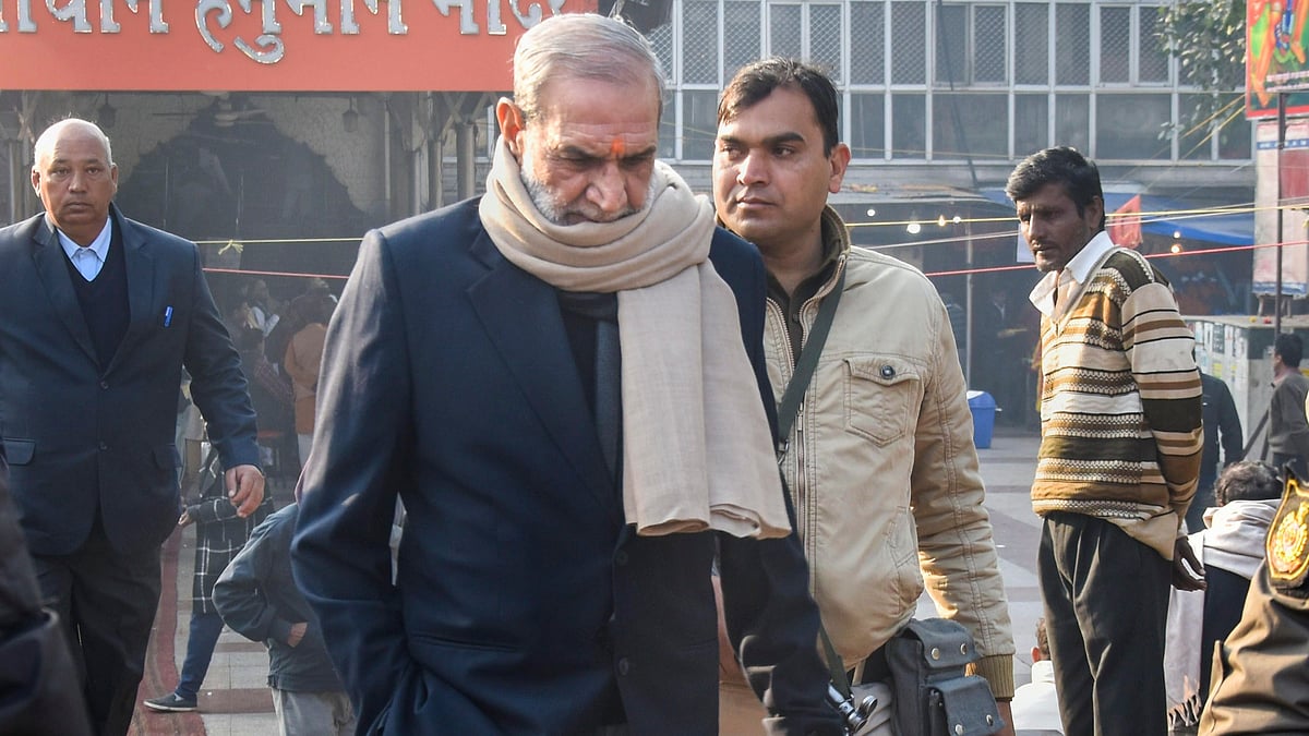 Congress leader Sajjan Kumar visits Hanuman temple at Connaught Place, in New Delhi, in 2018. Image used for representational purpose only. 