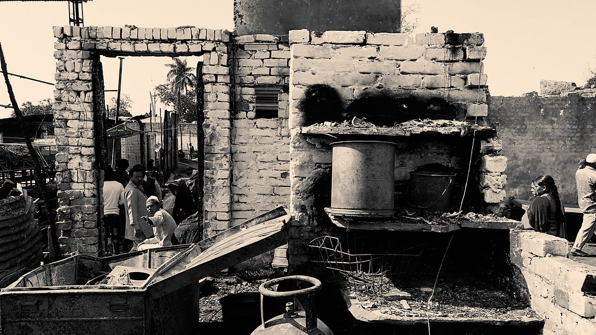 A magisterial probe has been ordered to investigate the cause of fire at Macchera slum in Meerut.