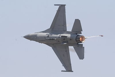 Bengaluru: A F-16 fighter jet at "Aero India 2019" - air show at Yelahanka Air Force Station, in Bengaluru, on Feb 20, 2019. (Photo: IANS)