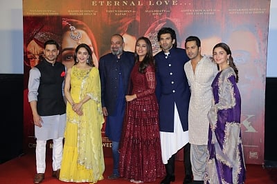 Mumbai: Actors Kunal Khemu, Madhuri Dixit, Sanjay Dutt, Sonakshi Sinha, Aditya Roy Kapoor, Varun Dhawan and Alia Bhatt at the trailer launch of their upcoming film "Kalank" in Mumbai, on April 3, 2019. (Photo: IANS)