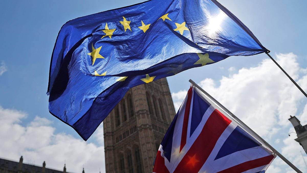 Flags in opposition.