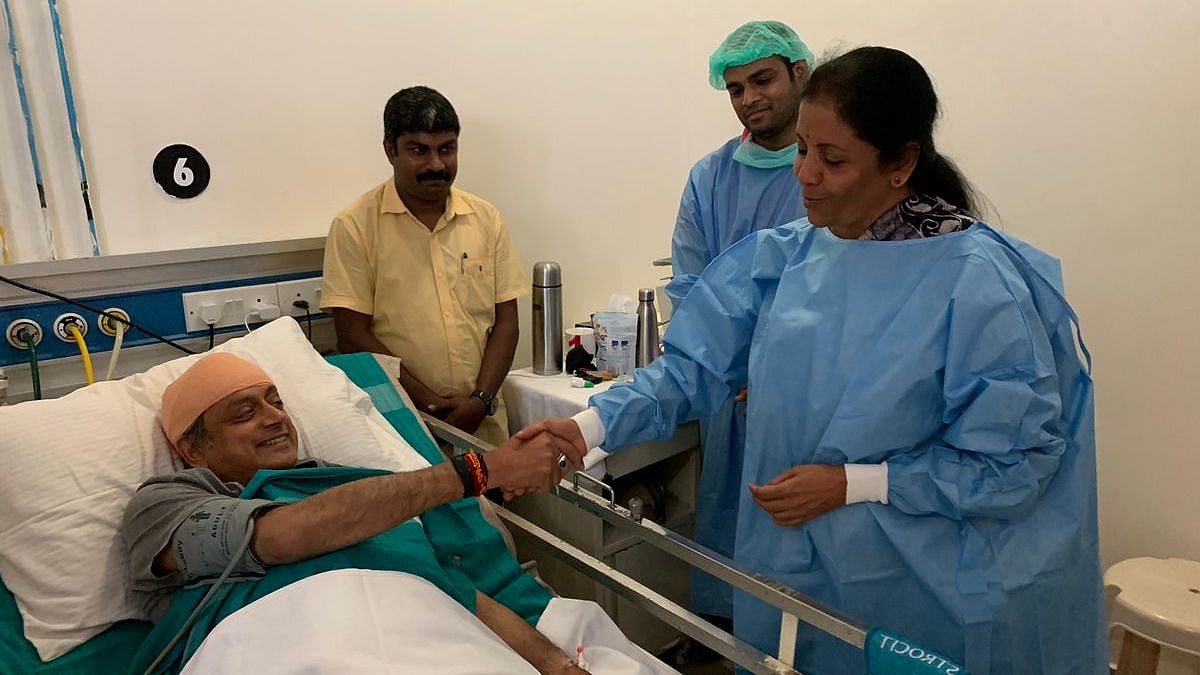 Defence Minister Nirmala Sitharaman (R) and Congress leader Shashi Tharoor
