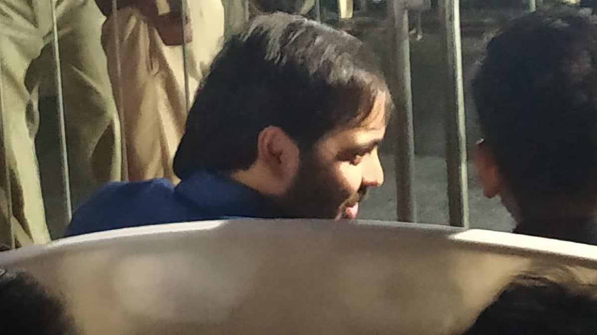 Anant Ambani was seen stepping out of a vehicle at the venue of a public rally held by PM Modi.