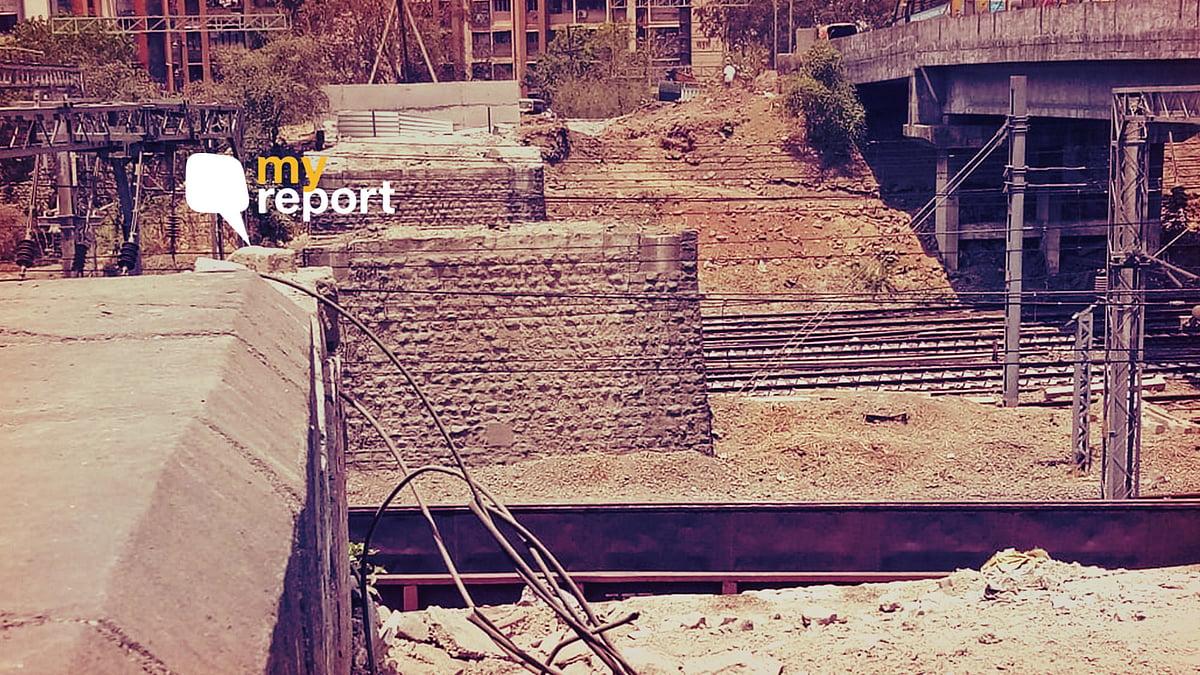 The delay in reconstruction is causing commuters a lot of difficulties.