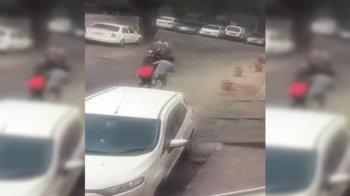 One of the men came from behind and attacked the woman. 