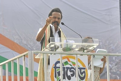 Kolkata: DMK President MK Stalin addresses during United India Rally at Brigade Parade Ground in Kolkata, on Jan 19, 2019. (Photo: Kuntal Chakrabarty/IANS)