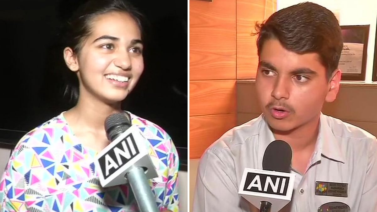 Toppers Taru Jain and Sidhant Pengariya.