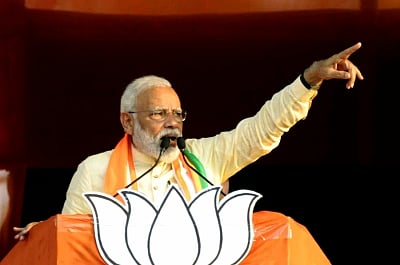 Taherpur: Prime Minister Narendra Modi addresses a public rally in Taherpur, West Bengal on April 24, 2019. (Photo: IANS)