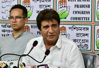 Kolkata: Actor-turned-politician Congress leader Raj Babbar addresses a press conference, in Kolkata, on April 26, 2019. (Photo: IANS)