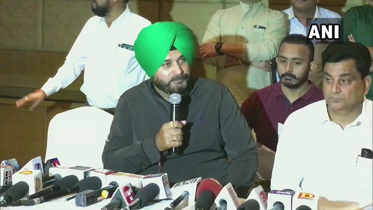 Congress leader and Punjab Minister Navjot Singh Sidhu addressing an election rally in Indore.