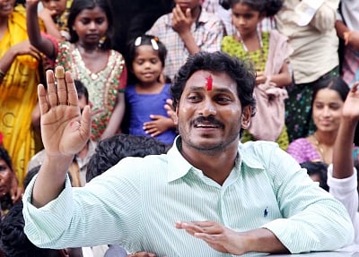 Anantapur: YSR Congress president Y.S. Jagan Mohan Reddy during a `Rythu Bharosa Yatra` at Uravakonda constituency Assembly, Anantapur District of Andhra Pradesh on May 15, 2015. (Photo: IANS)