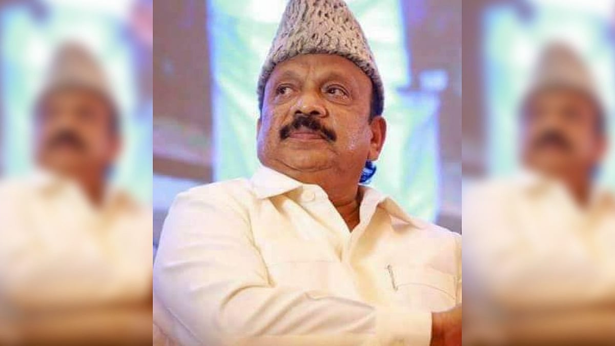 Congress leader Roshan Baig slammed the leaders of his party in Karnataka.