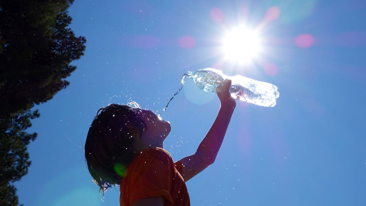 <div class="paragraphs"><p>Eight out of 12 stations in Delhi witnessed "<a href="https://www.thequint.com/climate-change/fresh-heatwave-sweeps-delhi-neighbouring-states-may-last-5-days-imd">a heatwave to severe heat conditions</a>", recording a maximum temperature of more than 43 degrees Celsius on Tuesday, 19 April, making it the warmest day of the season, the India Meteorological Department (IMD) said.</p></div>