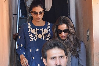Actresses Tabu and Neelam Kothari. (Photo: IANS)